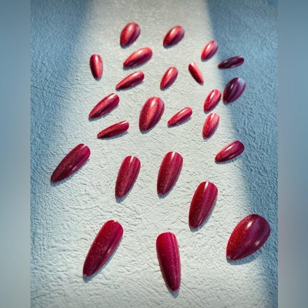 Red Metallic Cat Eye Long Almond Nail Kit, Press-On Nails, New